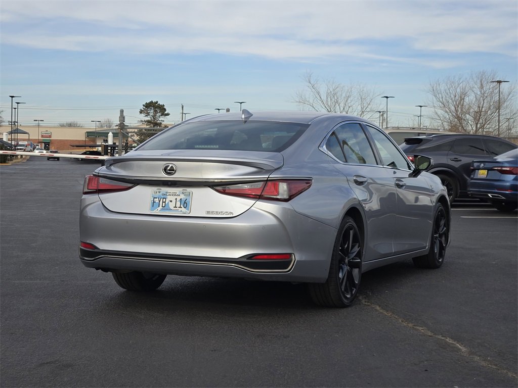 Used 2023 Lexus ES 300h F Sport image 7