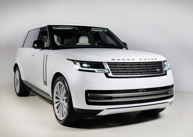 Used 2024 Land Rover Range Rover Long Wheelbase SE image 10