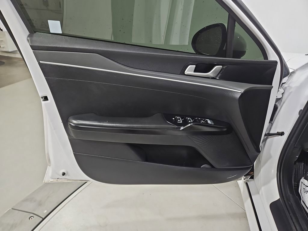 Used 2021 Kia K5 LXS image 11