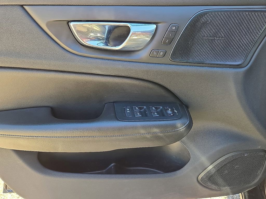 Used 2022 Volvo S60 B5 Momentum image 20