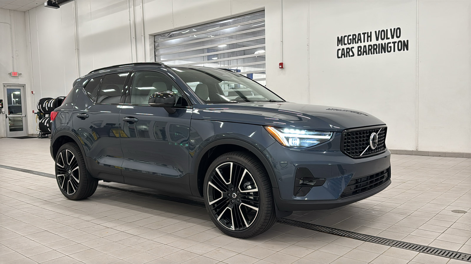 New 2026 Volvo XC40 B5 Ultra w/ Climate Package AWD/4WD image 3