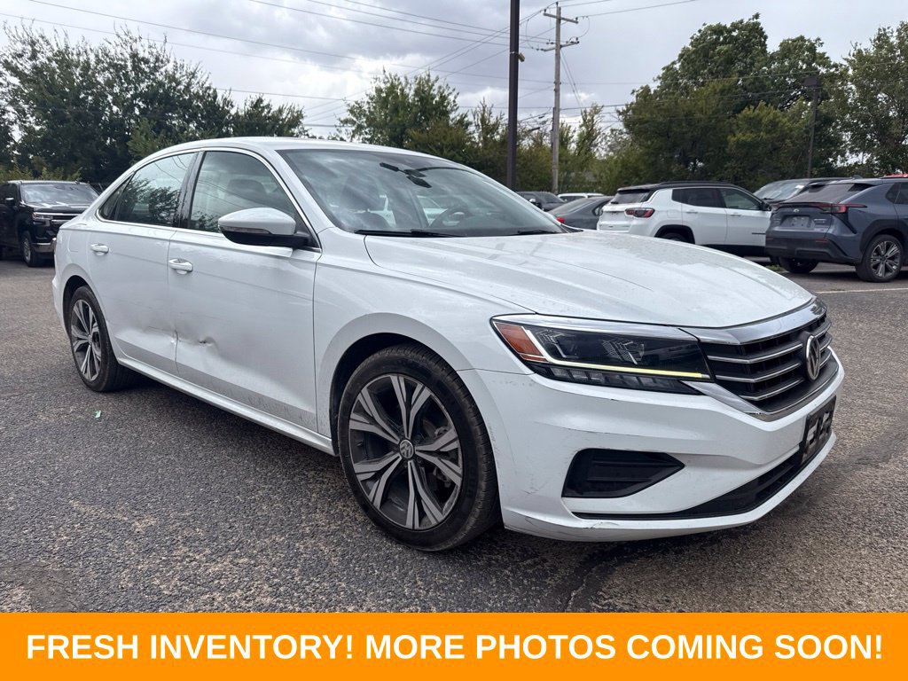 Used 2021 Volkswagen Passat 2.0T SE FWD image 1