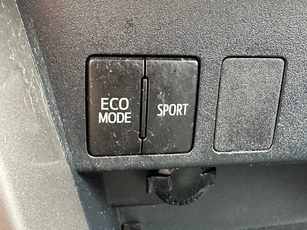 Used 2017 Toyota RAV4 LE w/ All Weather Liner Package AWD/4WD image 20