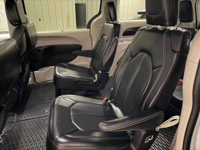 Used 2024 Chrysler Pacifica Touring-L w/ Road Tripper Package image 18