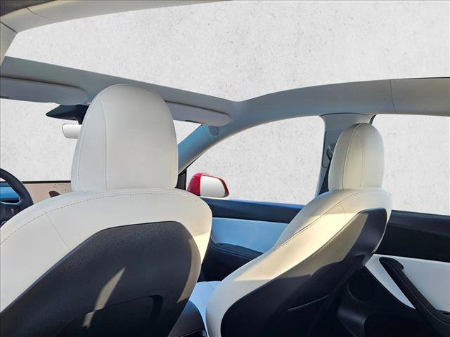 Used 2022 Tesla Model Y Long Range image 19