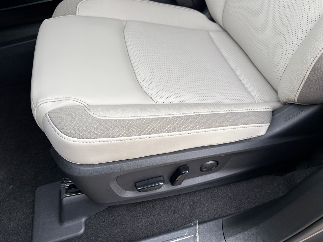 New 2026 Nissan Pathfinder SL image 21