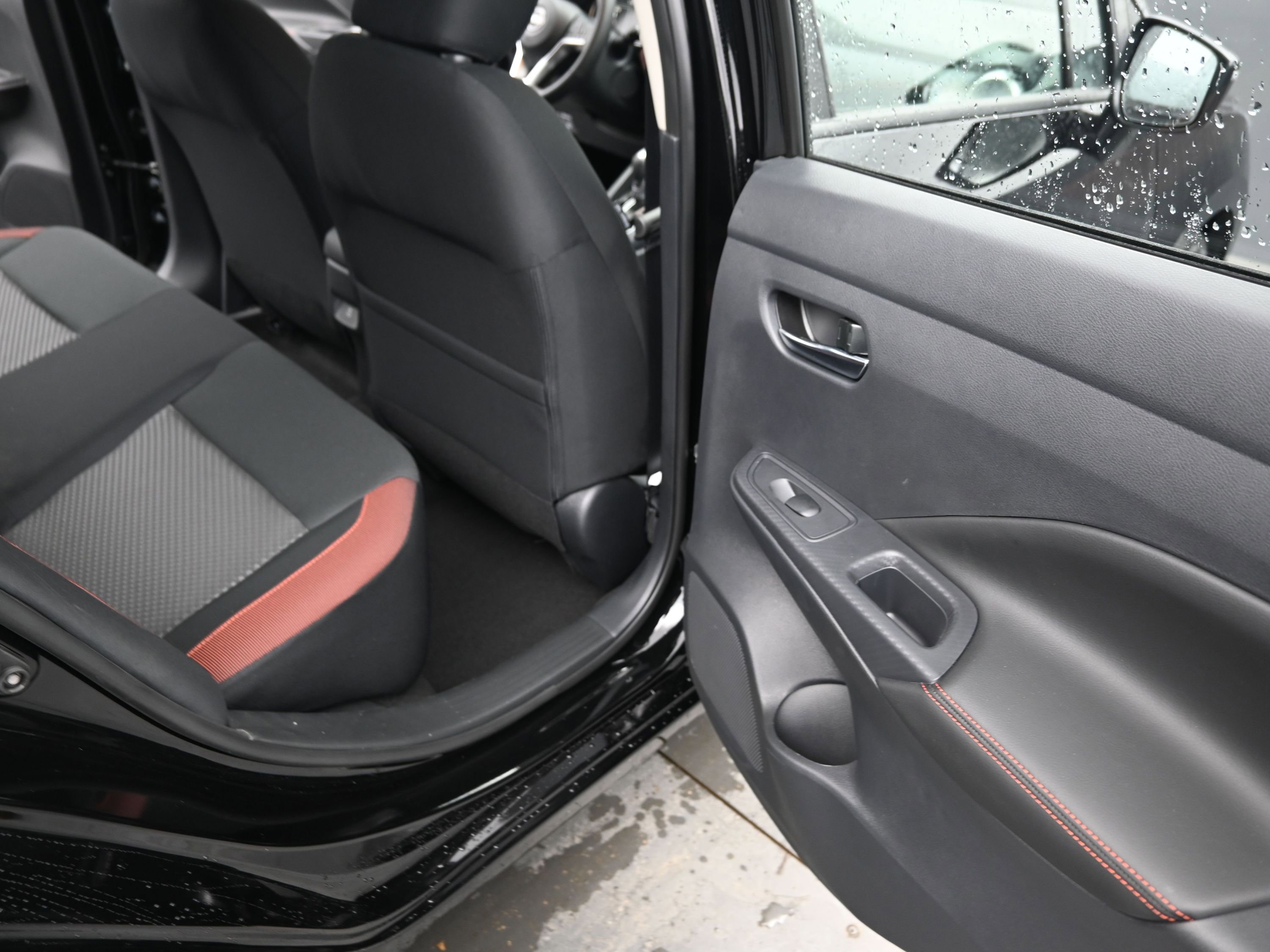 New 2025 Nissan Versa SR image 19