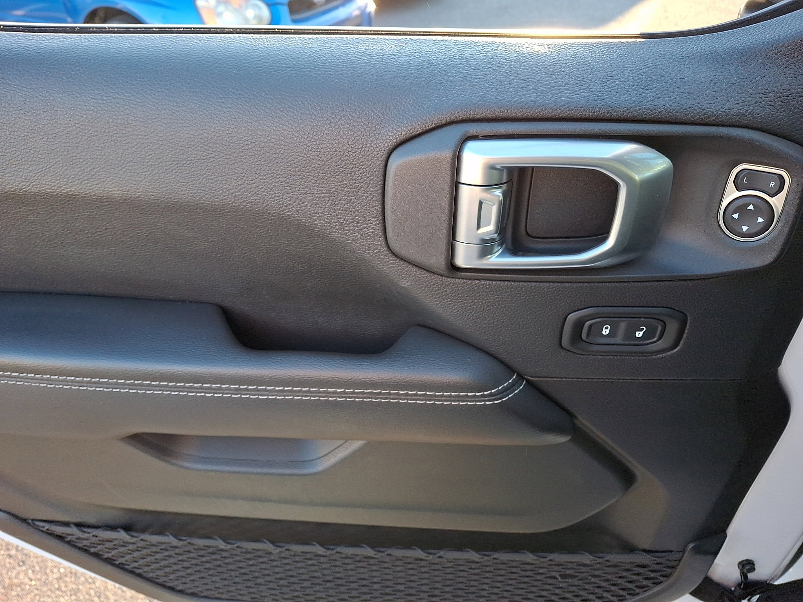 Used 2022 Jeep Wrangler Unlimited Sahara w/ Cold Weather Group image 13