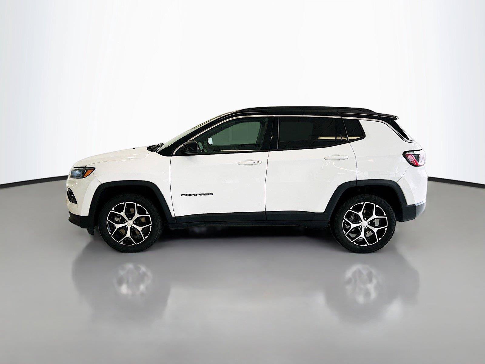 Used 2024 Jeep Compass Limited AWD/4WD image 8