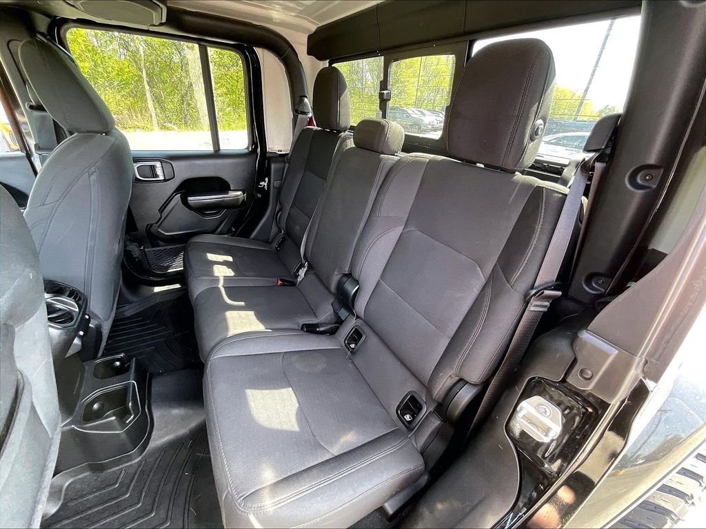 Used 2023 Jeep Gladiator Sport AWD/4WD image 14