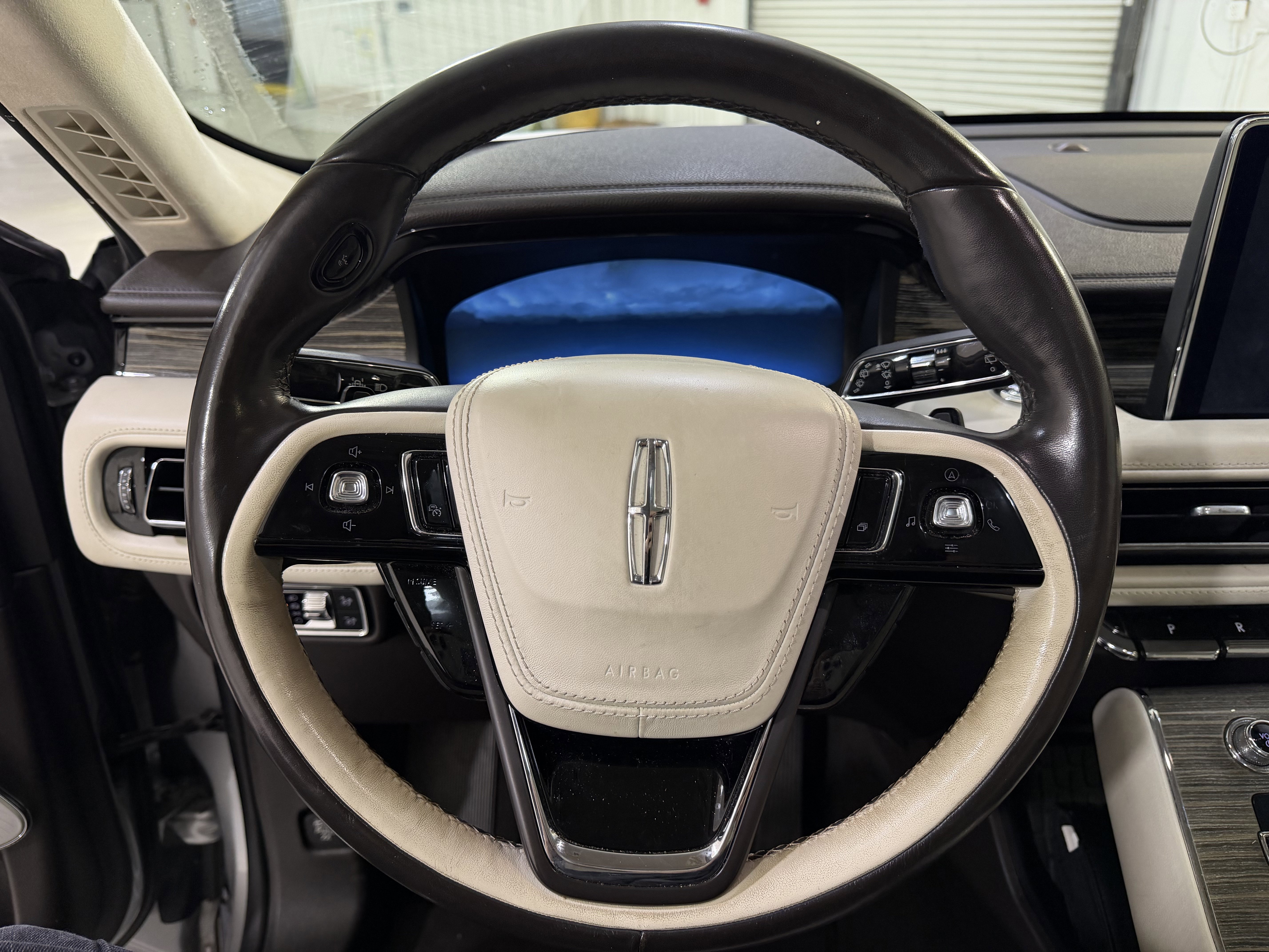 Used 2020 Lincoln Aviator Black Label w/ Dynamic Handling Package AWD/4WD image 16