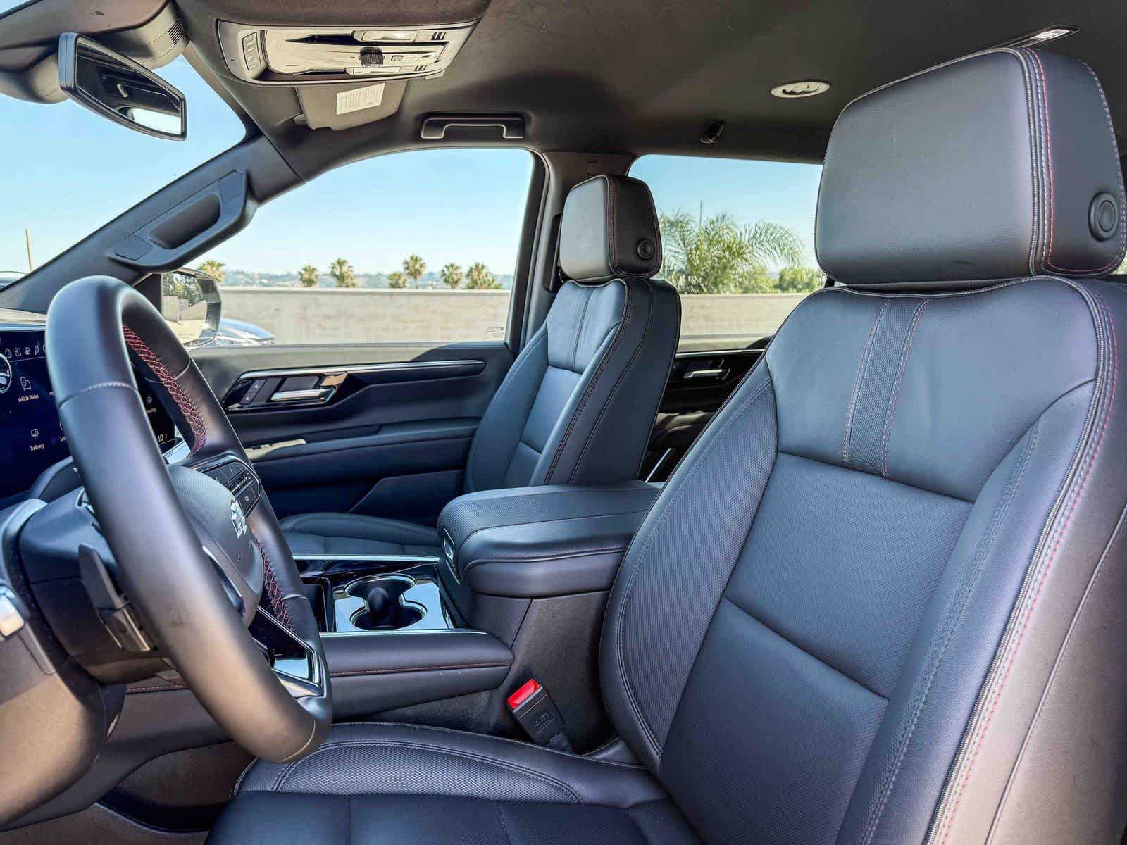 Used 2026 Chevrolet Suburban RST RWD image 17