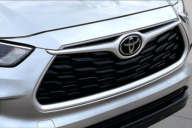 Certified 2024 Toyota Highlander LE FWD image 29