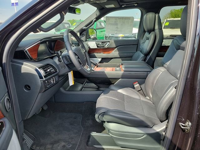 New 2024 Lincoln Navigator L Reserve AWD/4WD image 6