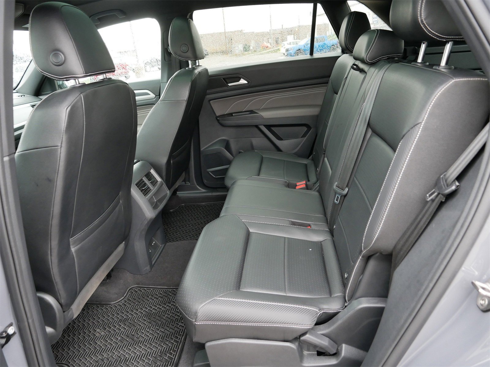 Used 2021 Volkswagen Atlas Cross Sport SE w/ Panoramic Sunroof Package image 16