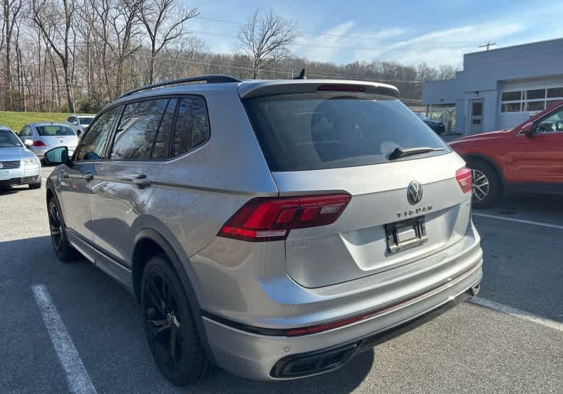 Used 2023 Volkswagen Tiguan SE R-Line image 4
