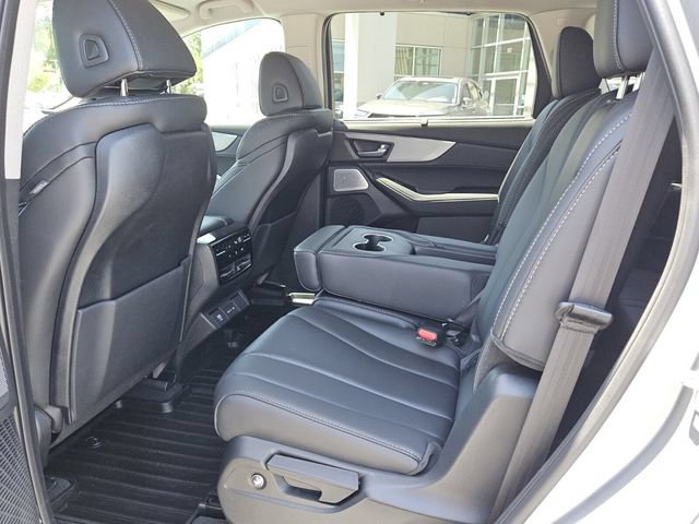Certified 2026 Acura MDX w/ Technology Package FWD image 4