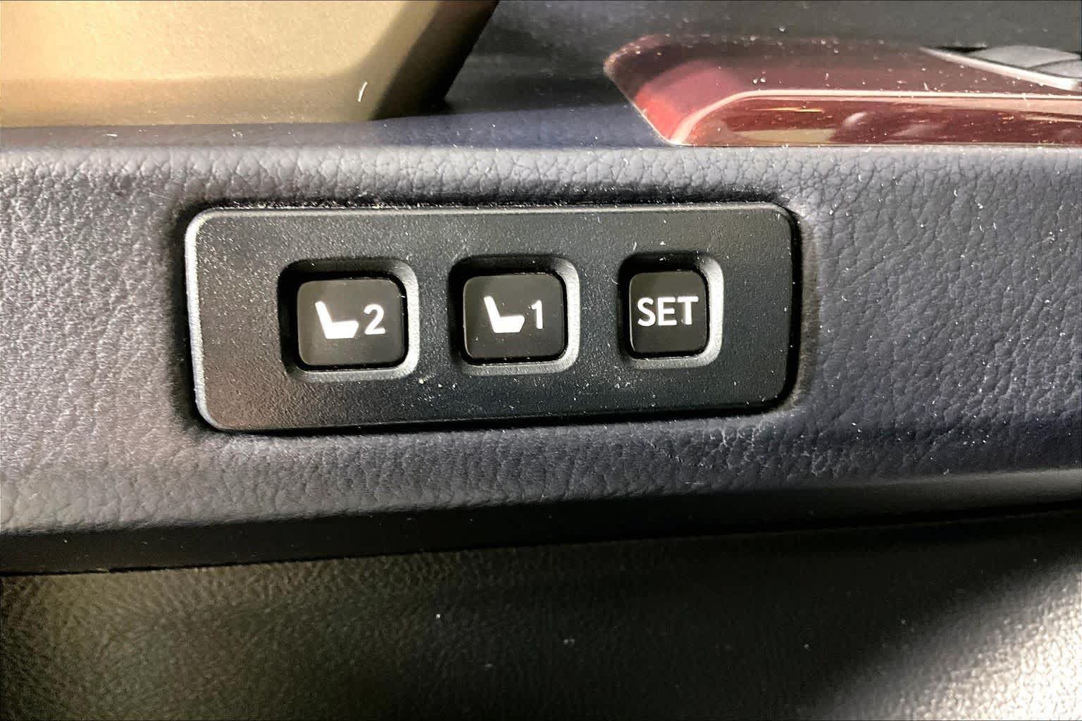 Used 2019 Lexus GX 460 Premium AWD/4WD image 32