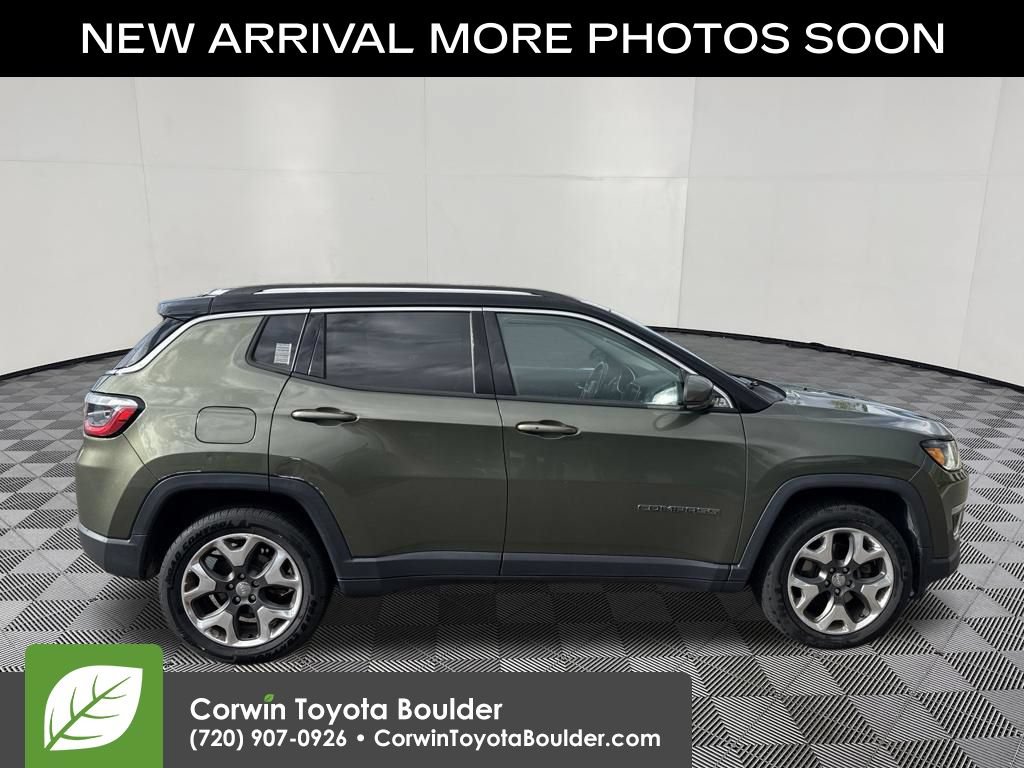 Used 2018 Jeep Compass Limited w/ Navigation Group AWD/4WD image 9