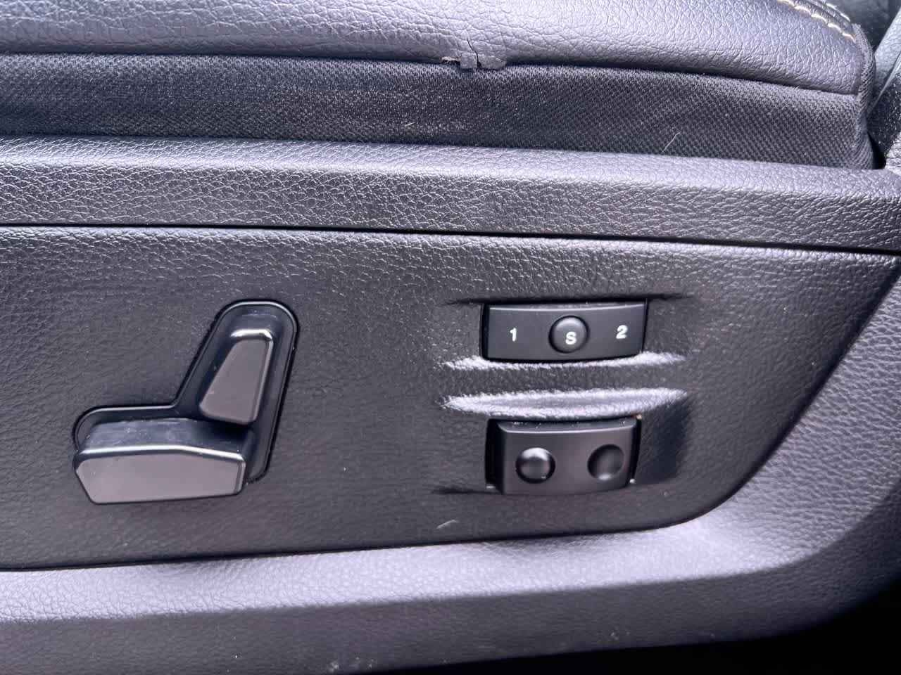 Used 2016 RAM 1500 Laramie AWD/4WD image 12