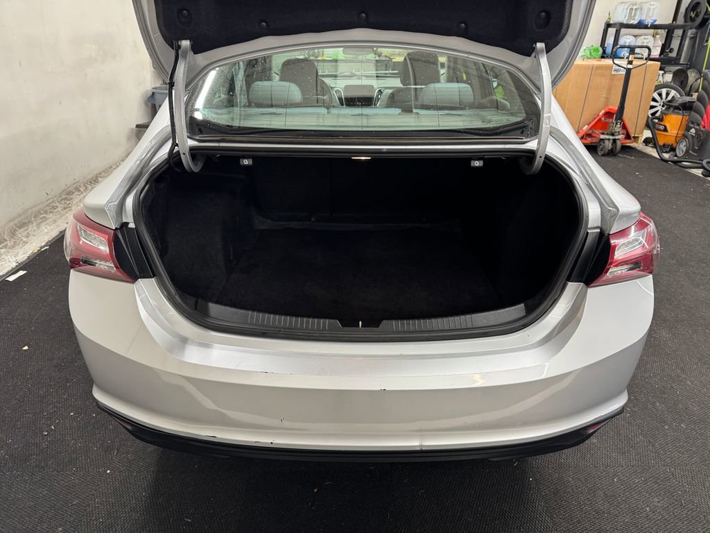 Used 2021 Chevrolet Malibu LT image 6