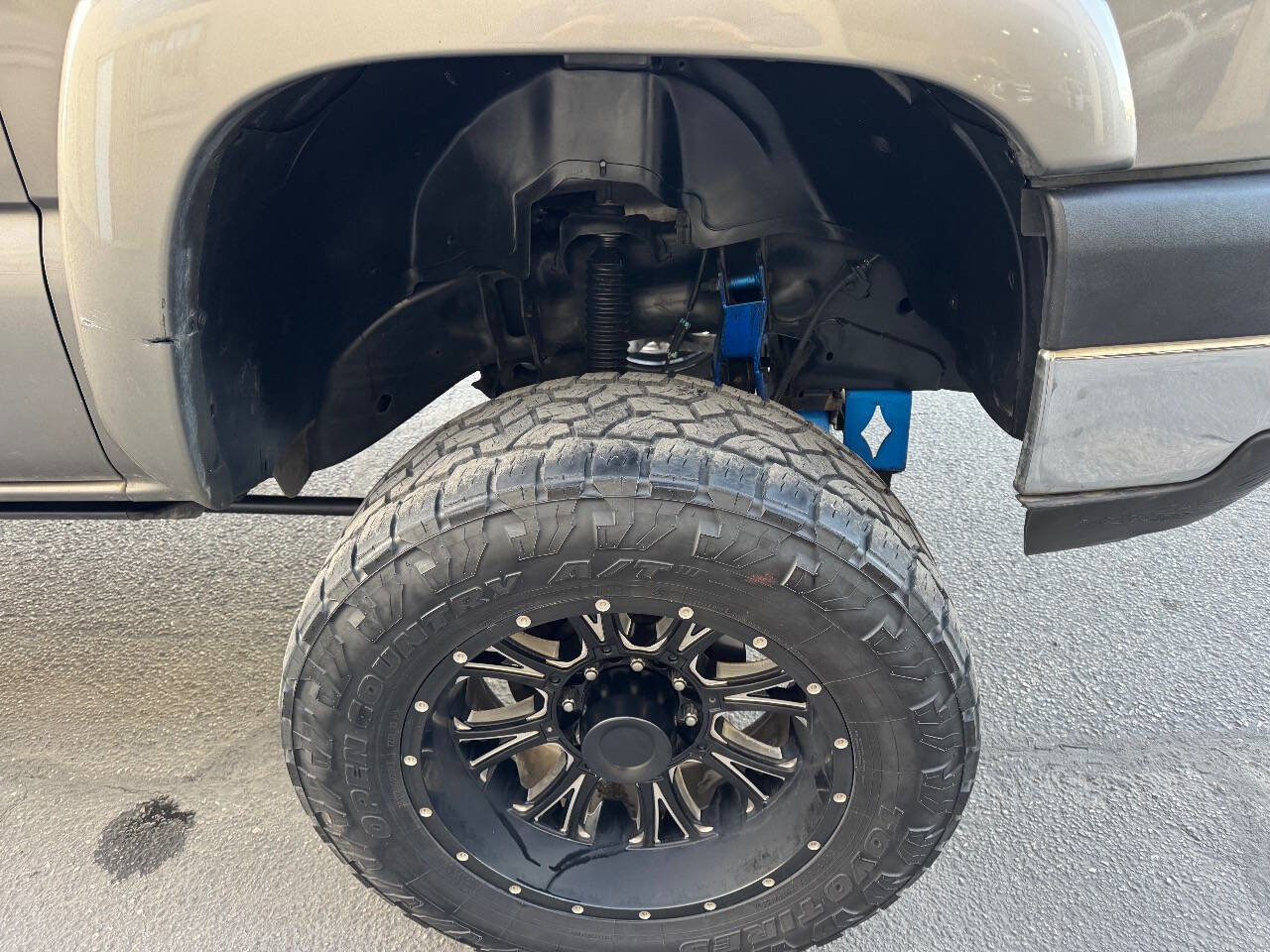 Used 2006 Chevrolet Silverado 2500 LT w/ Heavy-Duty Power Package image 15