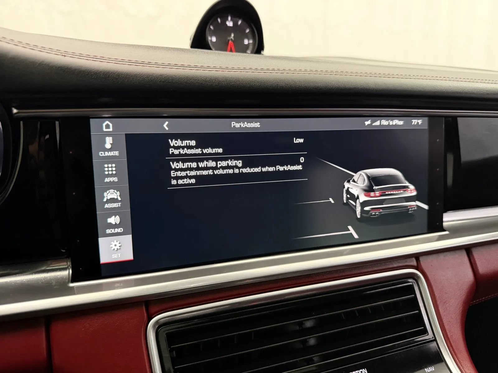 Used 2018 Porsche Panamera RWD image 28