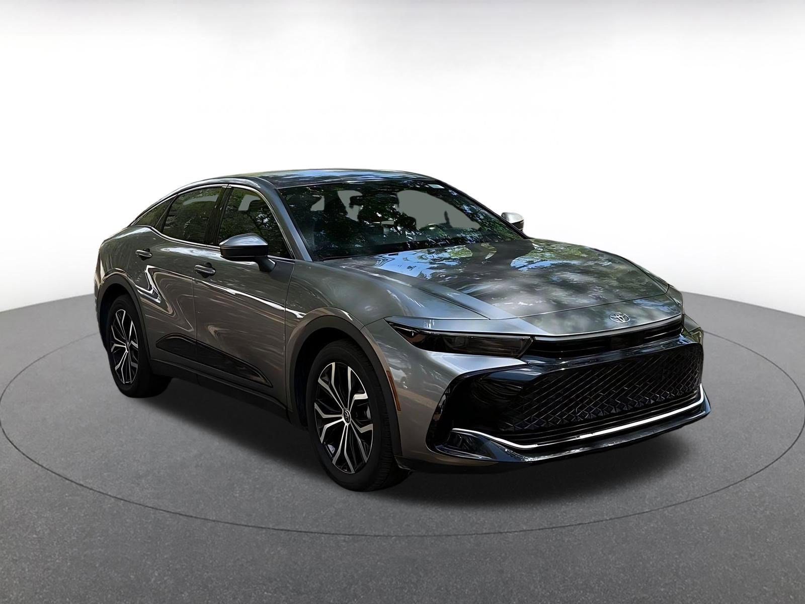 Used 2025 Toyota Crown XLE image 1