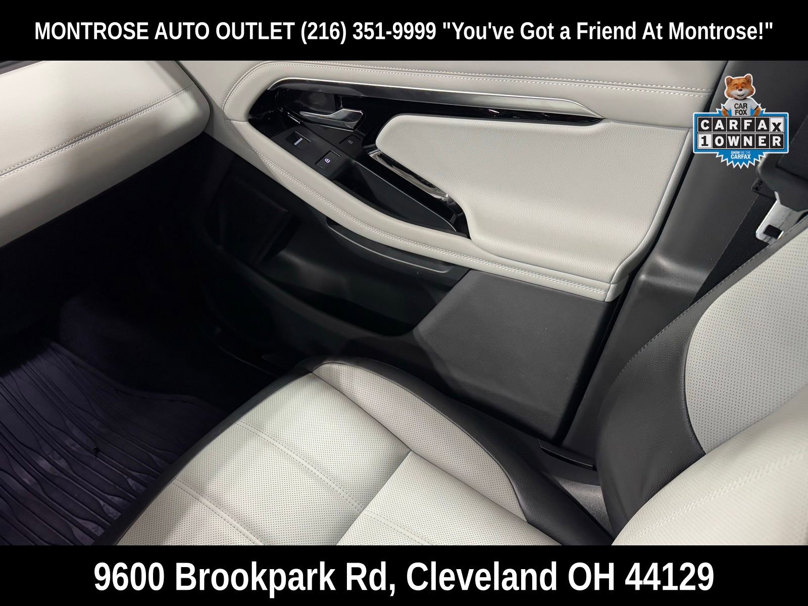 Used 2023 Land Rover Range Rover Evoque R-Dynamic SE image 39