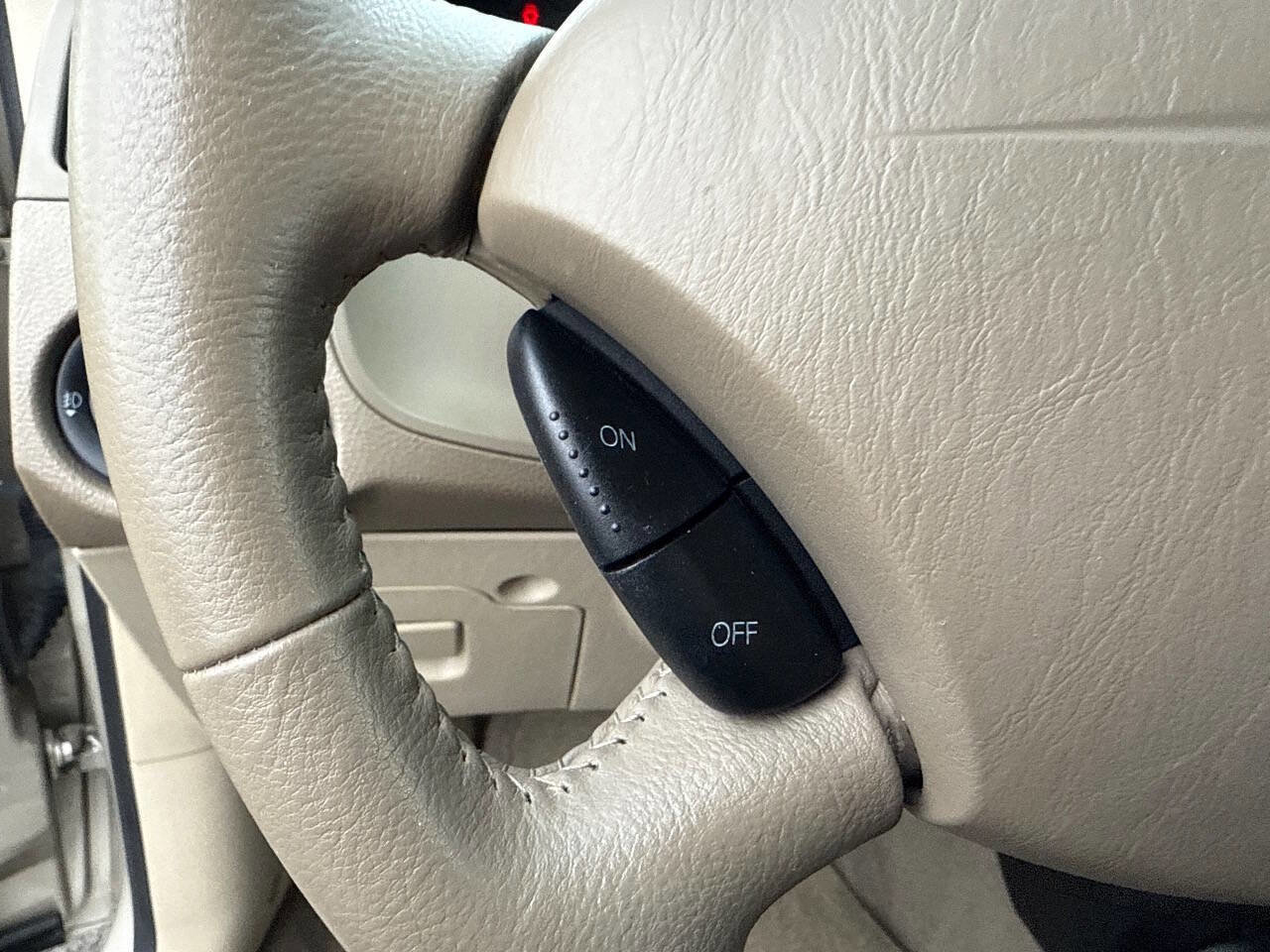 Used 2006 Ford Focus SES image 25