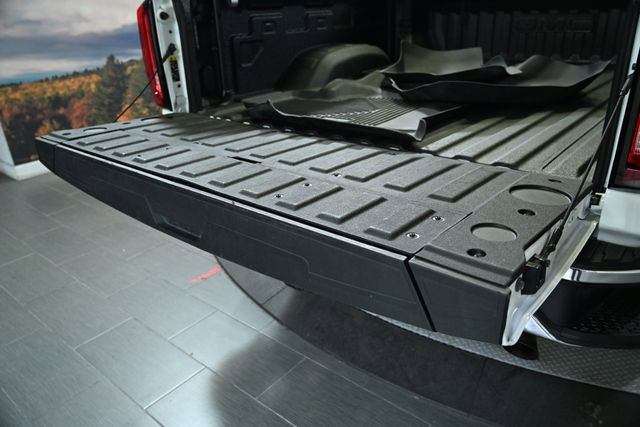 Used 2022 GMC Sierra 2500 SLT w/ SLT Convenience Package image 17