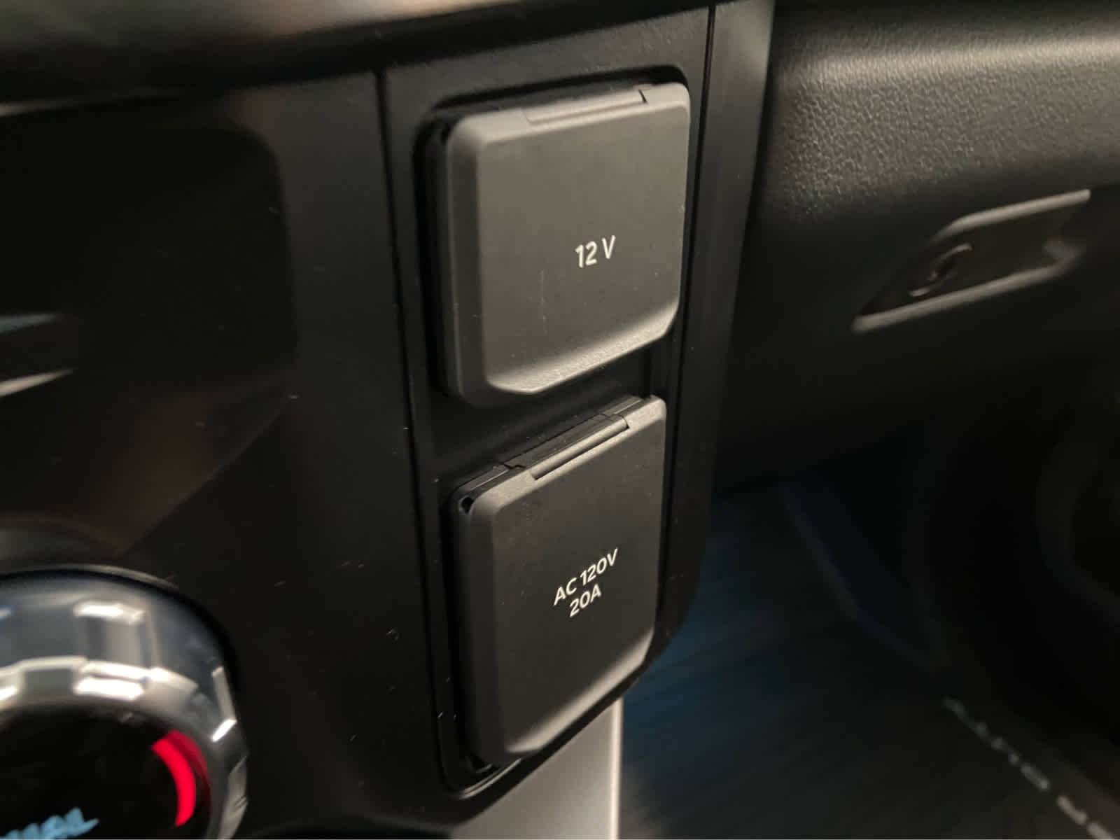 New 2026 Ford F350 Lariat w/ Black Appearance Package image 39