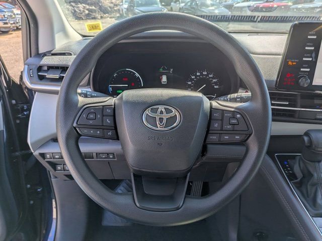Certified 2024 Toyota Sienna LE image 18