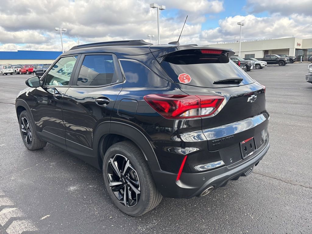Used 2022 Chevrolet TrailBlazer RS w/ Sun and Liftgate Package image 3