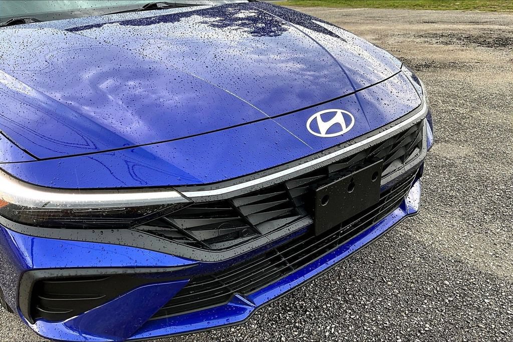 Used 2024 Hyundai Elantra Blue FWD image 35