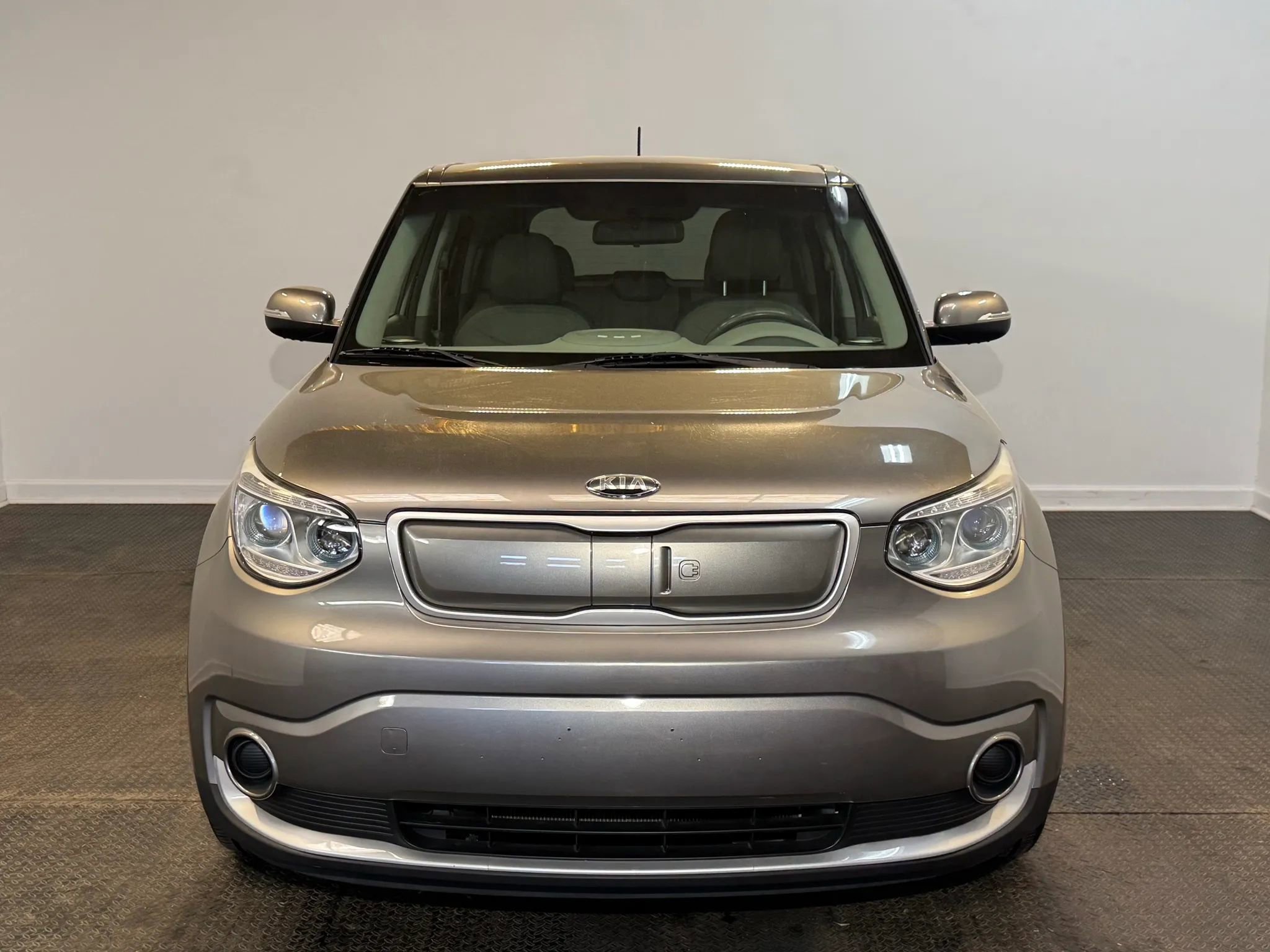 Used 2016 Kia Soul EV FWD image 2