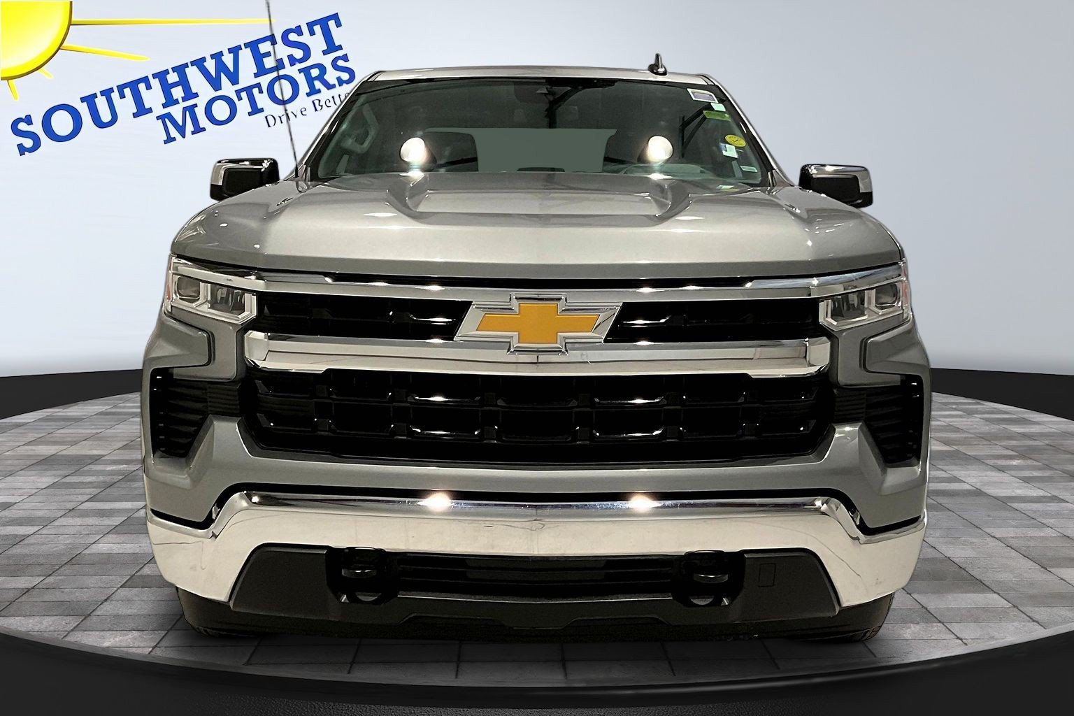 Used 2026 Chevrolet Silverado 1500 LT AWD/4WD image 2