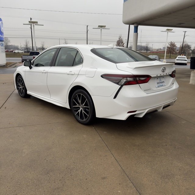 Used 2024 Toyota Camry SE image 29