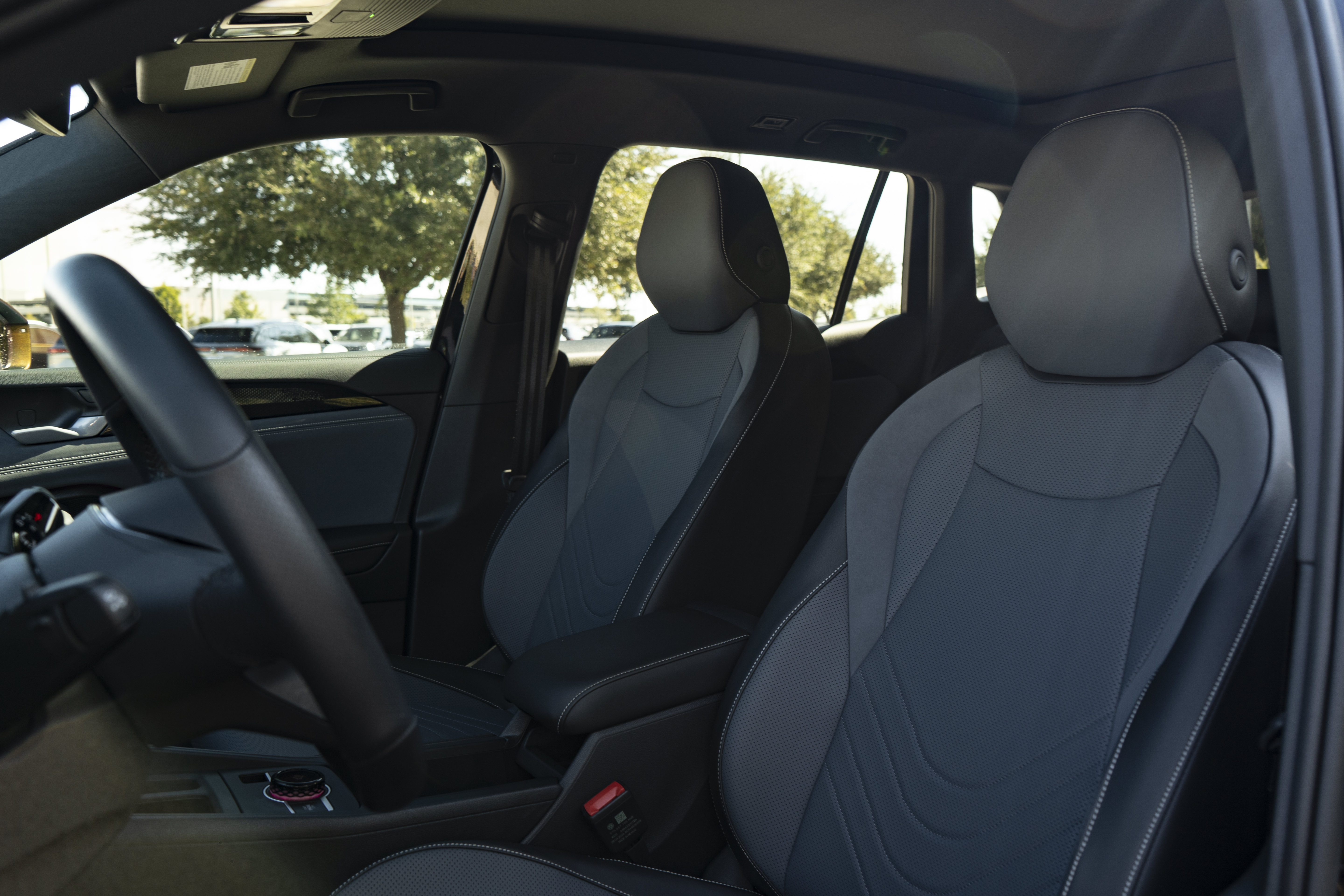 Certified 2026 Volkswagen Tiguan SE R-Line FWD image 16