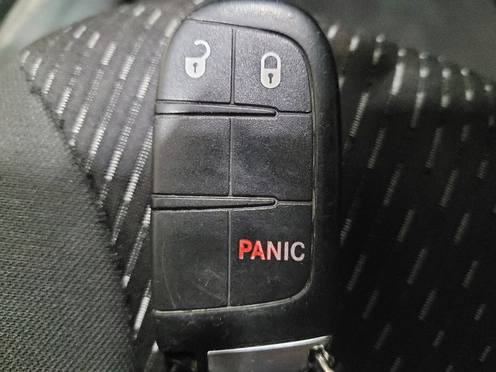 Used 2018 Dodge Journey SXT FWD image 32