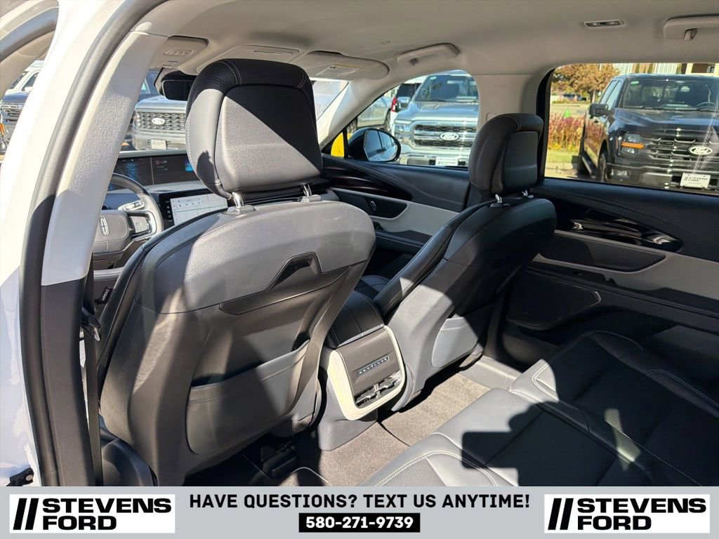 Used 2024 Lincoln Nautilus Premier image 38