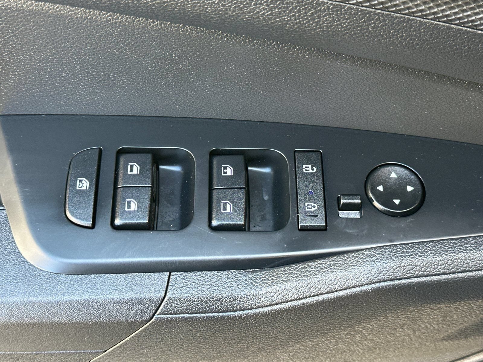 Certified 2025 Kia Sportage LX FWD image 14