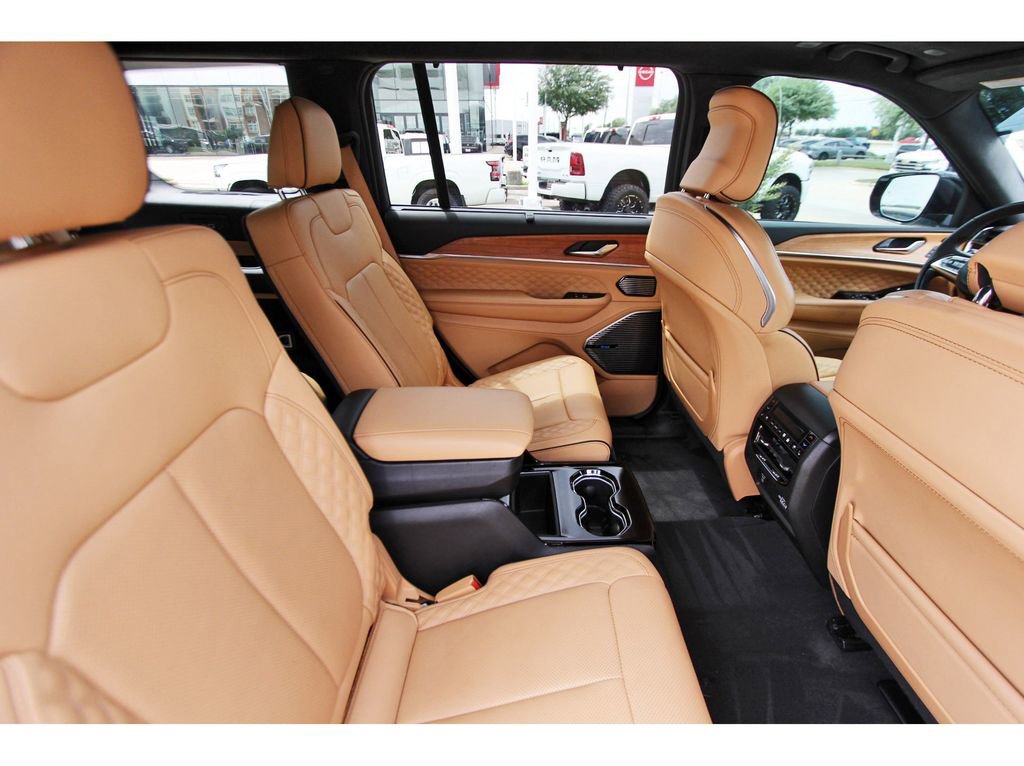Used 2025 Jeep Grand Cherokee L Summit image 10