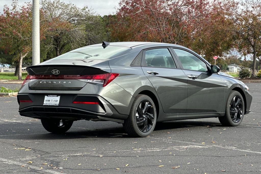 New 2026 Hyundai Elantra Sport image 4