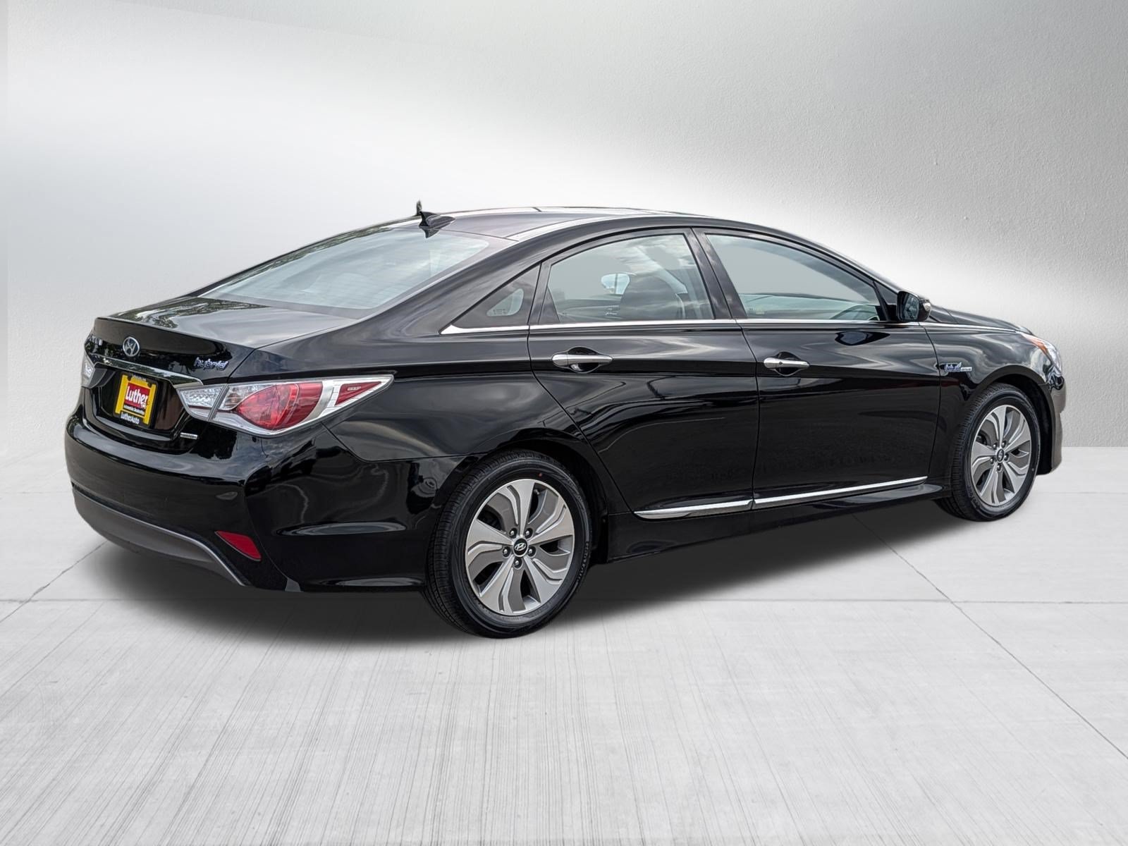 Used 2015 Hyundai Sonata Limited w/ Option Group 02 FWD image 7