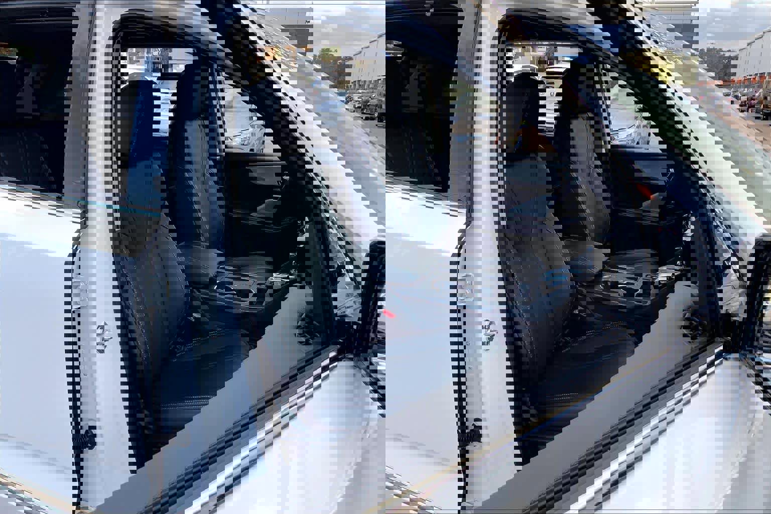 Certified 2025 Acura MDX SH-AWD w/ Technology Package image 8