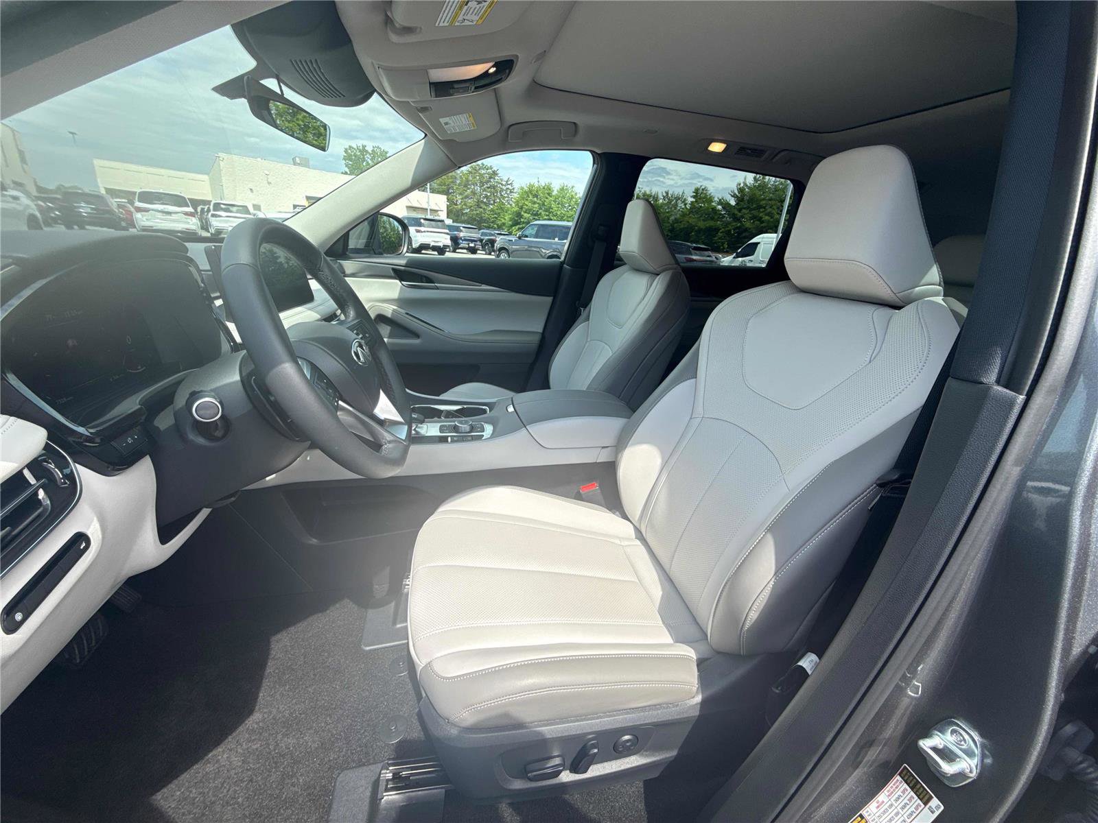Certified 2026 INFINITI QX60 Pure w/ Cargo Package FWD image 11