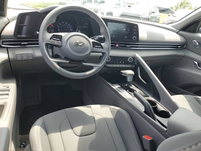 Used 2023 Hyundai Elantra SEL FWD image 9