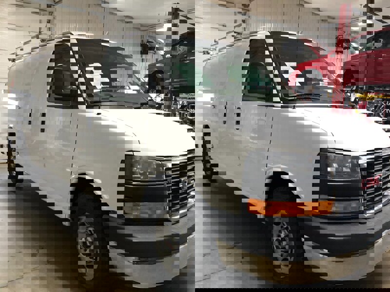 Used 2017 GMC Savana 2500 Extended image 4