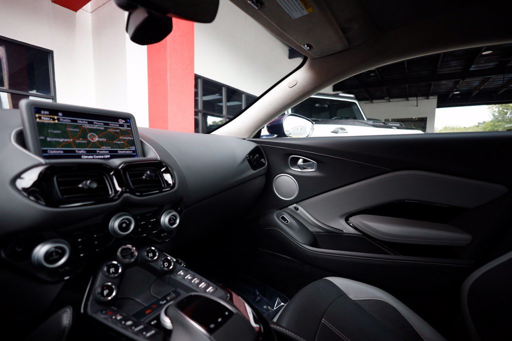 Used 2019 Aston Martin V8 Vantage Coupe RWD image 27